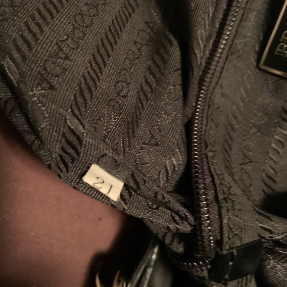 Prada nylon bag with matching wallet - Picture 4 of 8